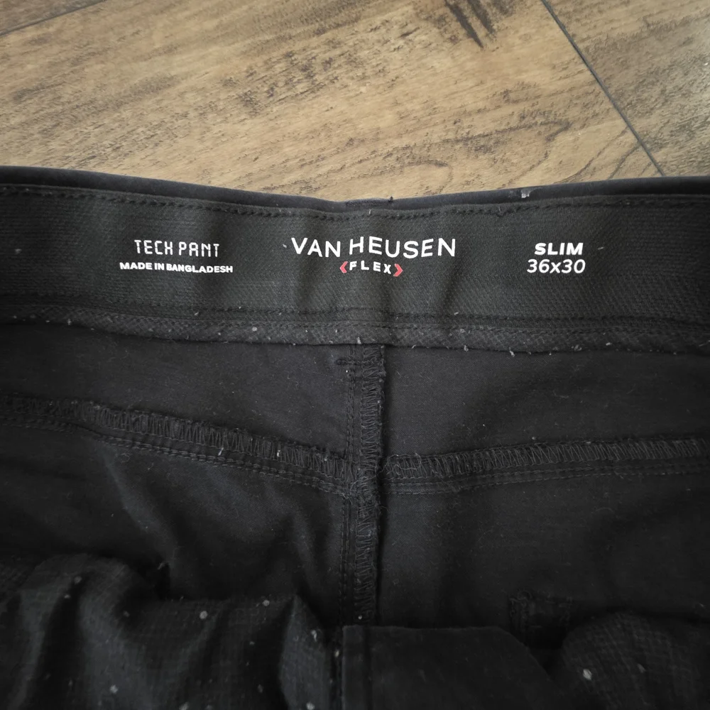 Van Heusen stylish black